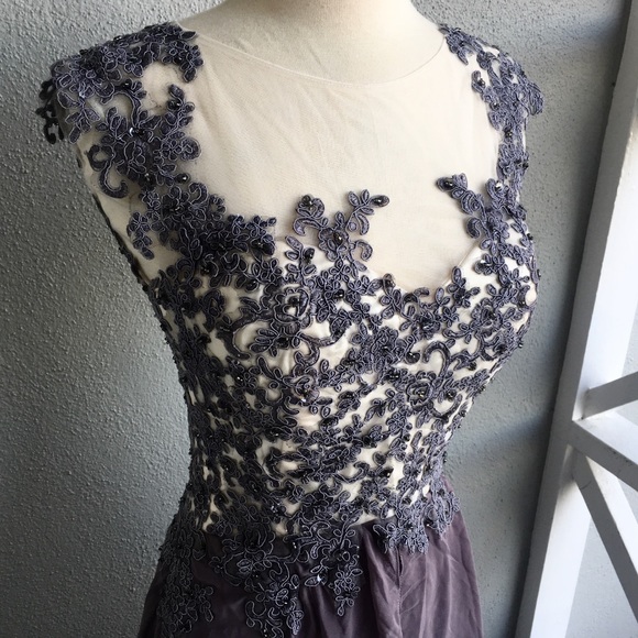 Lavender Grayish Lace Maxi Illusion Dress Size 4 - Picture 3 of 8